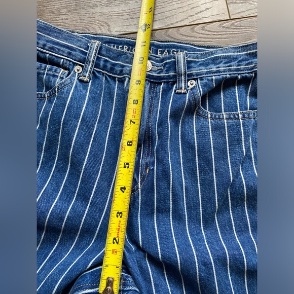 American Eagle 100% cotton white stripe blue high rise  mom jeans - Picture 10 of 11
